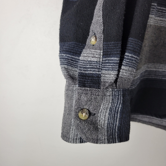 Tallwoods Mens Large Button Down Flannel - Picture 9 of 13